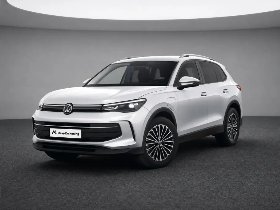 Volkswagen Tiguan Limited Edition 1.5 eHybrid 204 PK 6 versn. DSG · Design Pakket Dark · Trekhaak inklapbaar, met elektrische ontgrendeling, incl. aanhangermanoeuvreerhulp Trailer Assist · Voorraad OUTLET · Prijs is inclusief inruilpremie ·