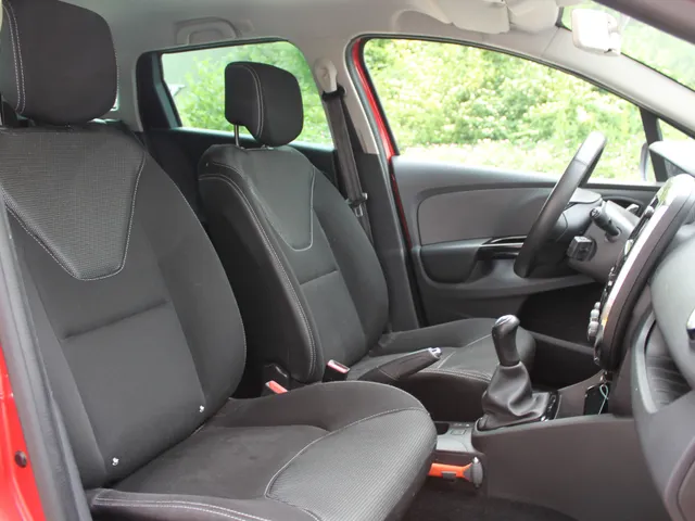 Renault Clio Estate 0.9 TCe Expression | airconditioning | navigatie | lichtmetalen velgen | trekhaak