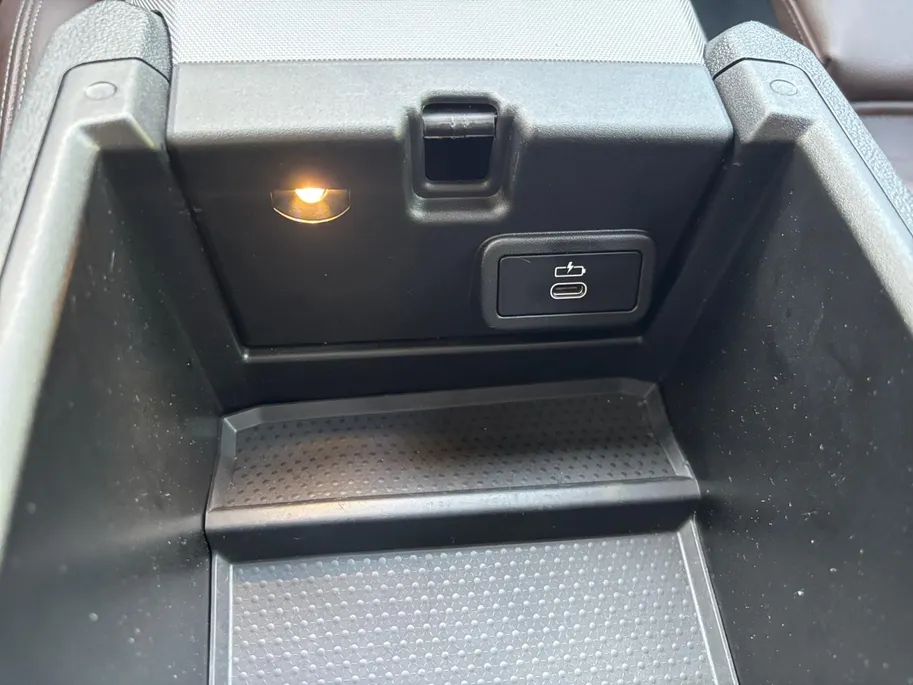 BMW 3 Serie Touring 320e | Leder |  Dealer onderhouden | Blackpack | Virtual cockpit | Camera |