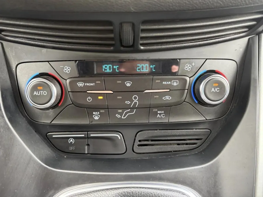 Ford Kuga 1.5 EcoBoost Trend Ultimate | Trekhaak | Camera | 18' Lichtmetalen velgen | Voorruitverwarming | Navigatie | Climate Control | Privacy Glass | Cruise Control