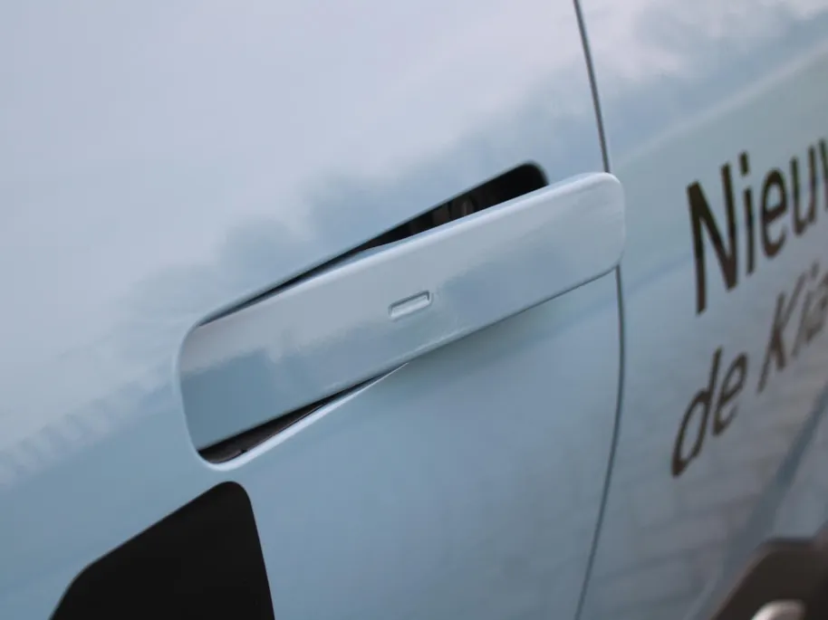 Kia EV2 Plus Advanced 42.2 kWh | Stuur-/stoelverwarming | Schuifdak | Dodehoek detectie | Elek. Stoelverstelling | Camera | 18' LM | LED | HK audio | Cruise adapt. |