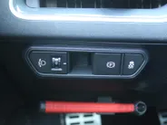 Kia K4 1.0 T-GDi MHEV GT-Line Launch Edition (pano) | Stuur-/stoelverwarming | Camera | LED | 17' LM | Elek. stoel | Draadloze telefoonlader |