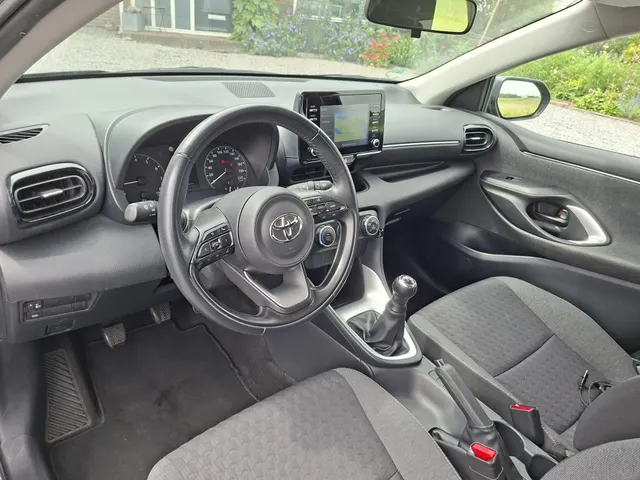 Toyota Yaris 1.0 VVT-i Active NAVI | CRUISE | CAMERA | NL-auto | rijklaarprijs !!