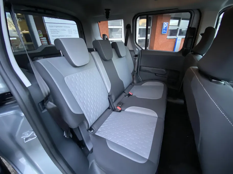 Ford Tourneo Courier courier EV / TREKHAAK / WINTERPAKKET.
