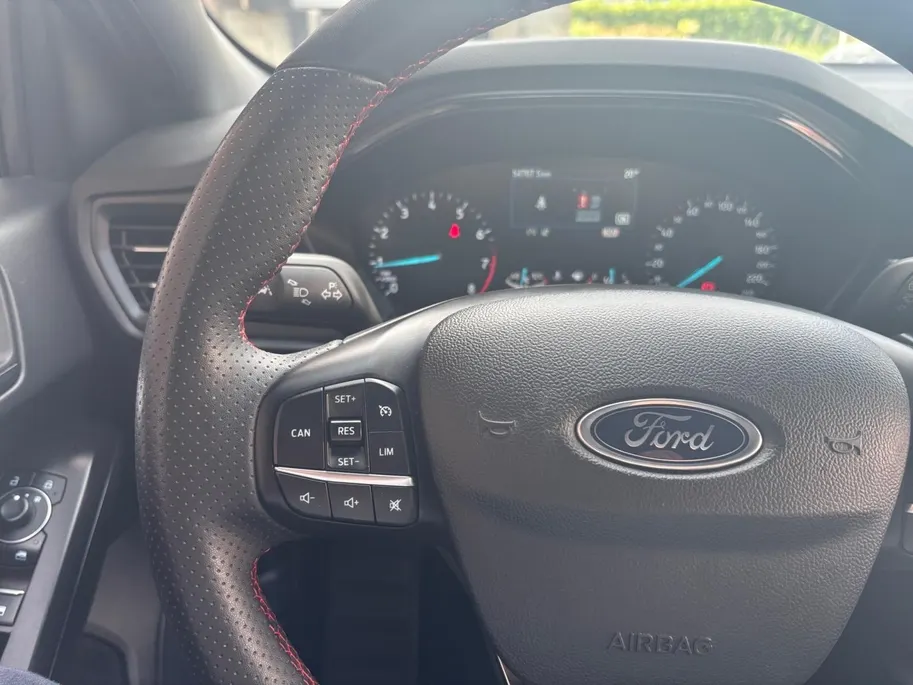 Ford Focus Wagon 1.0 EcoBoost Hybrid ST Line | Winterpack | Apple Carplay / Android auto | Parkeersensoren voor + achter