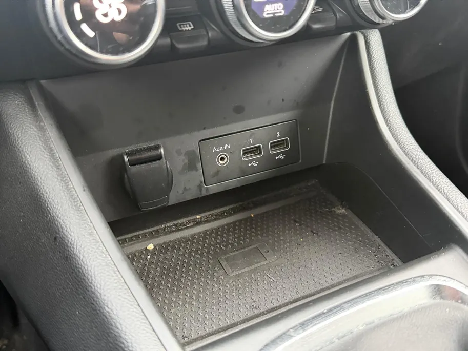 Renault Captur 1.0 TCe 100 Intens | Climate | Cruise | Telefoon | Licht,Metalen velgen | Draadloos opladen | Parkeersensoren |Apple Carplay/Android Auto