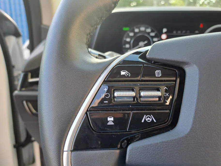 Kia Niro EV ExecutiveLine 64.8 kWh | Automaat | 100% Elektrisch | Schuifdak | Leder | Navigatie | Camera | Harman Kardon | Cruise control adaptief  | Stoel en stuur verwarming en verkoeling | SOH 97,6%