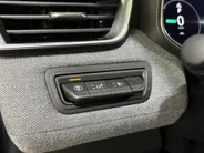 Renault Clio 145PK E-Tech Full Hybrid Techno Automaat | Digital Cockpit | 9,3' Navi | Climate Control | Apple CarPlay/Android Auto | Camera | Cruise Control | Armsteun | Lichtmetalen Velgen |