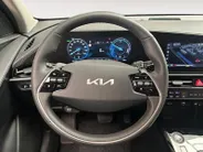 Kia Niro 1.6 GDi PHEV DynamicPlusLine Edition | Orginele Kilometerstand! | Apple Carplay / Android Auto | Navigatiesysteem | Elektrisch Verstelbare Bestuurdersstoel | Stoel + Stuurverwarming | Licht + Regensensor | Parkeersensoren Voor + Achter | Camera Achter | 1
