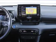 Toyota Yaris 1.5 Hybrid Launch Edition | 17' LM | Clima | Cruise adapt.| PDC V+A | Camera | HUD | Keyless | Navi | 1e eigenaar |