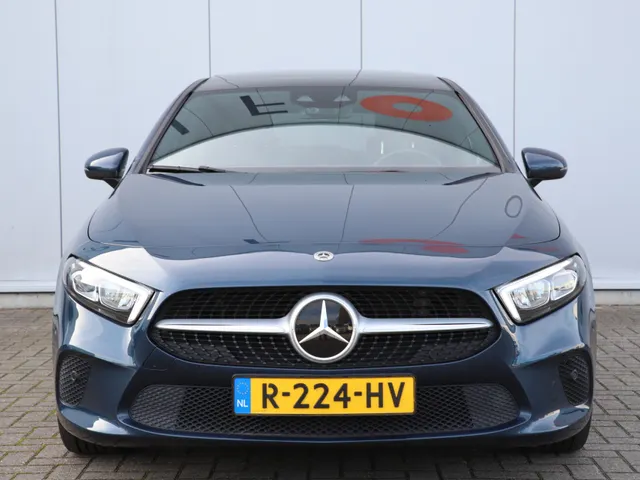 Mercedes-Benz A-Klasse 200 Luxury Line AUTOMAAT | LEER | CLIMA | PANO | NAVI