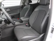 Kia Sportage 1.6 T-GDi Hybrid DynamicLine | Stuur-/stoelverwarming | Camera | Elek. stoelverstelling | Cruise adapt. | LED |  Telefoonlader | 18' LM | Clima |