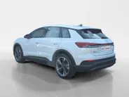 Audi Q4 e-tron 35 Launch edition Advanced 55 kWh | 1e Eigenaar | Dealer onderhouden | Android Auto/ Apple Carplay | Adaptieve Cruise Control | Dodehoekdetectie | Navigatie pack | 20'' velgen | 12 maanden garantie