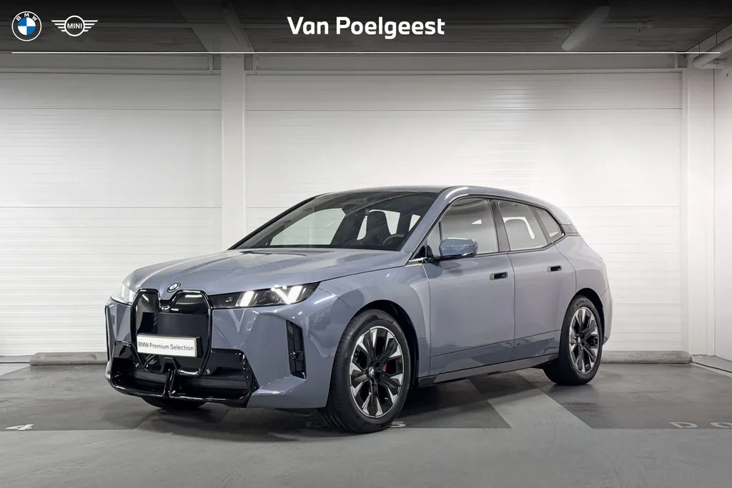 BMW iX xDrive60