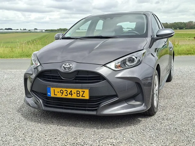 Toyota Yaris 1.0 VVT-i Active NAVI | CRUISE | CAMERA | NL-auto | rijklaarprijs !!