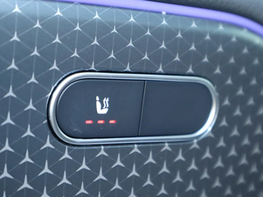 Mercedes-Benz GLA 180 AMG Line l Keyless l Achteruitrij camera l Stoelverwarming