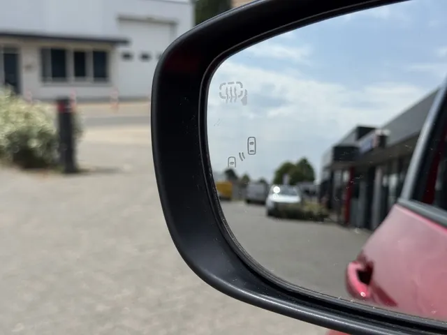 Suzuki Swift 1.2 Style Smart Hybrid