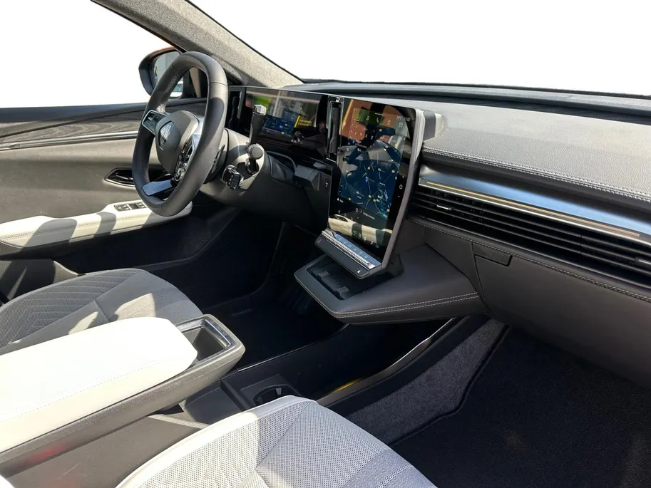 Renault Scénic E-Tech EV87 long range iconic | Dode Hoek Detectie | Harman Kardon | Stoel & Stuurverwarming | Automatische Kofferbak | Apple Carplay & Android Auto | Dodehoek Detectie | 12 Maanden BOVAG Garantie