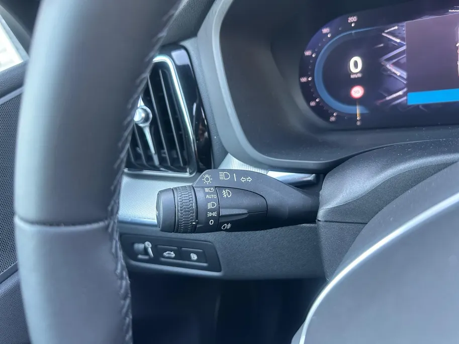 Volvo XC60 2.0 T6 Plug-in hybrid AWD Inscription | Panodak |