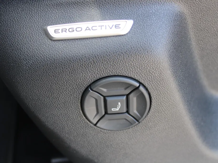Volkswagen Tiguan 1.5 eHybrid R-Line Edition | Elek. trekhaak | Schuifdak | Stuur-/stoelverwarming + massage | Camera | 20' LM | HUD | LED | Dodehoek detectie | Nieuwstaat | BTW auto |