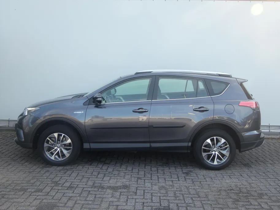 Toyota RAV4 2.5HYBRID 145KW 2WD CVT 2016 First Edition