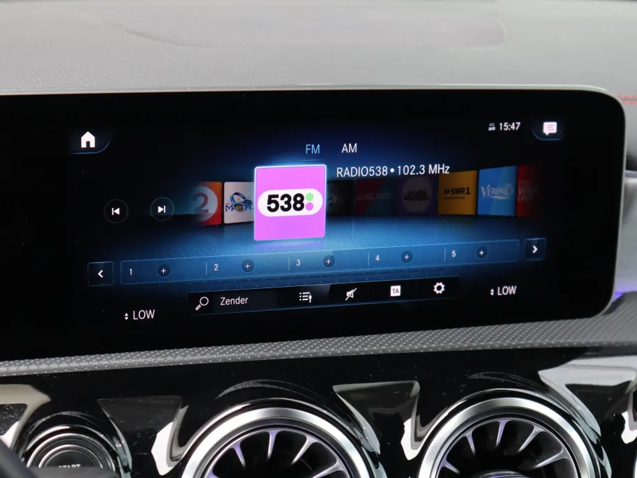 Mercedes-Benz CLA 200 Business Solution AMG