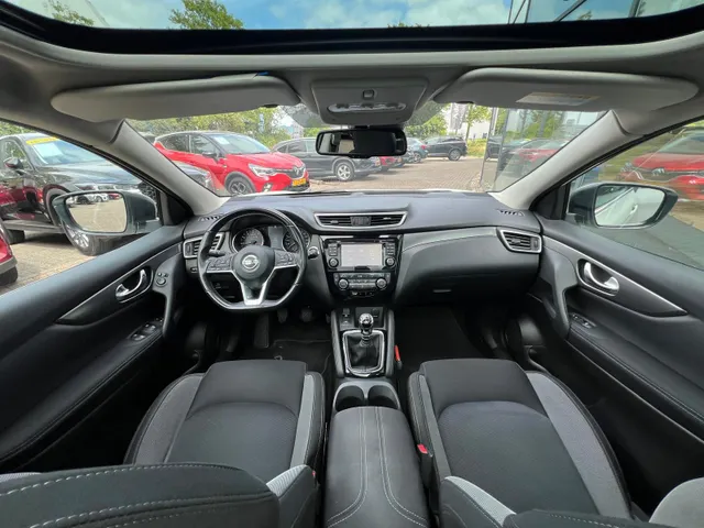 Nissan QASHQAI 1.2 N-Connecta | NAVIGATIE | PANORAMA DAK | 360 CAMERA | 18 INCH | CRUISE CONTROL | CLIMATE CONTROL |