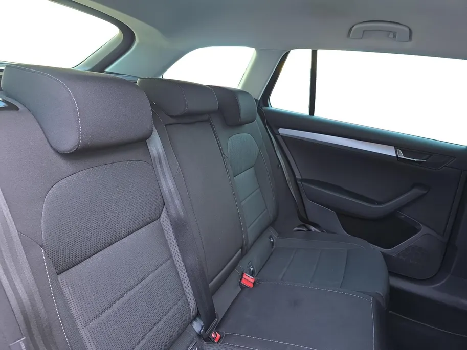Škoda Superb Combi 1.4 TSI ACT Ambition Business | Trekhaak | Achteruitrijcamera | Navigatie | Cruise/Climate control | 12 maanden garantie!|
