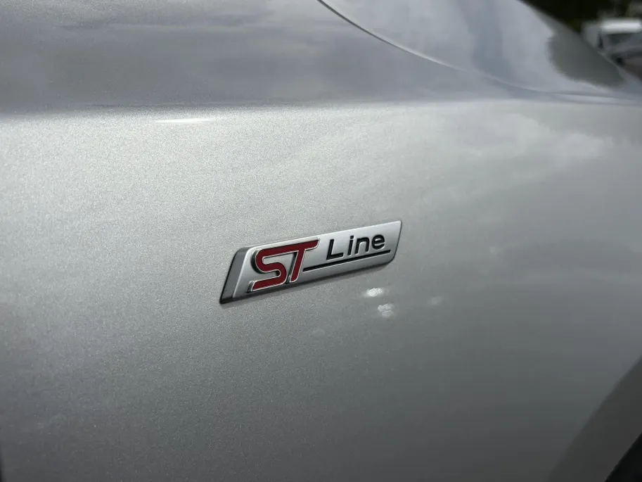 Ford Focus Wagon 1.0 EcoBoost Hybrid ST Line Winterpakket!