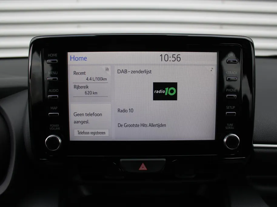 Mazda 2 Hybrid 1.5 Agile | Comfort pakket | 15' LM | Stoelverwarming | Apple Carplay / Android Auto |