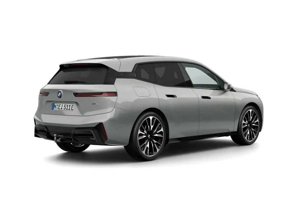 BMW iX xDrive45 101 kWh