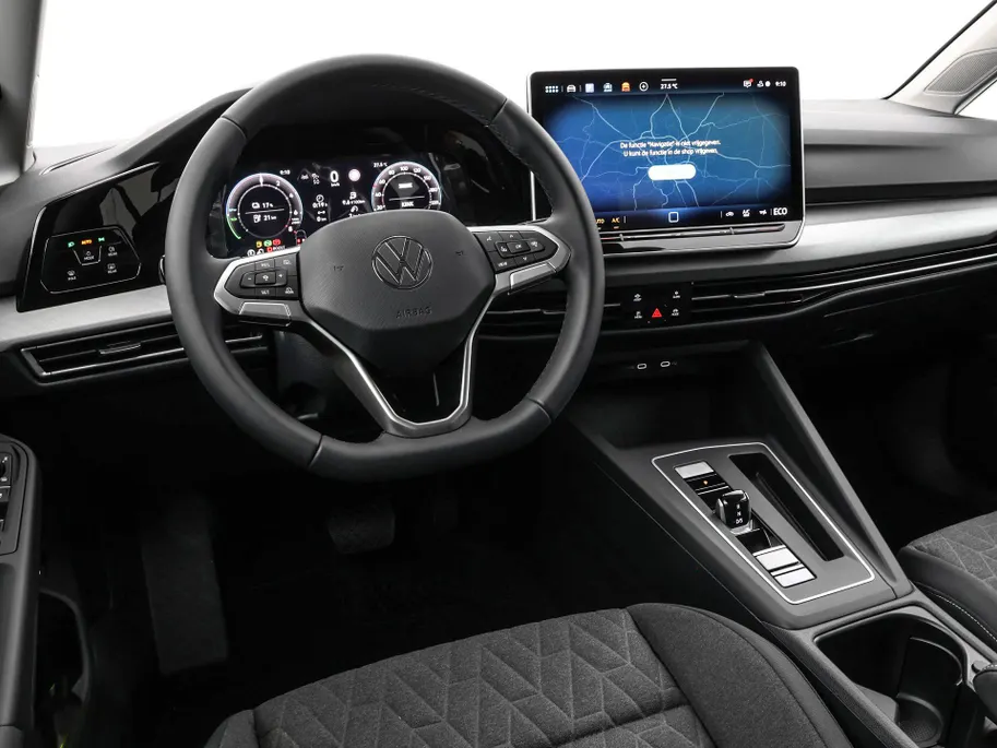 Volkswagen Golf Life Edition 1.5 eHybrid 204 PK 6 versn. DSG · Achteruitrijcamera · Draadloze telefoonlader · Comfort pakket · Prijs in inclusief inruilpremie · MEGA SALE