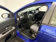 Dacia Sandero Stepway 100PK TCe ECO-G Up&Go | 1e eigenaar | Navi | Camera | Parkeersensoren | Apple CarPlay/Android Auto | Lichtmetalen Velgen | Climate Control | Cruise Control | Armsteun |