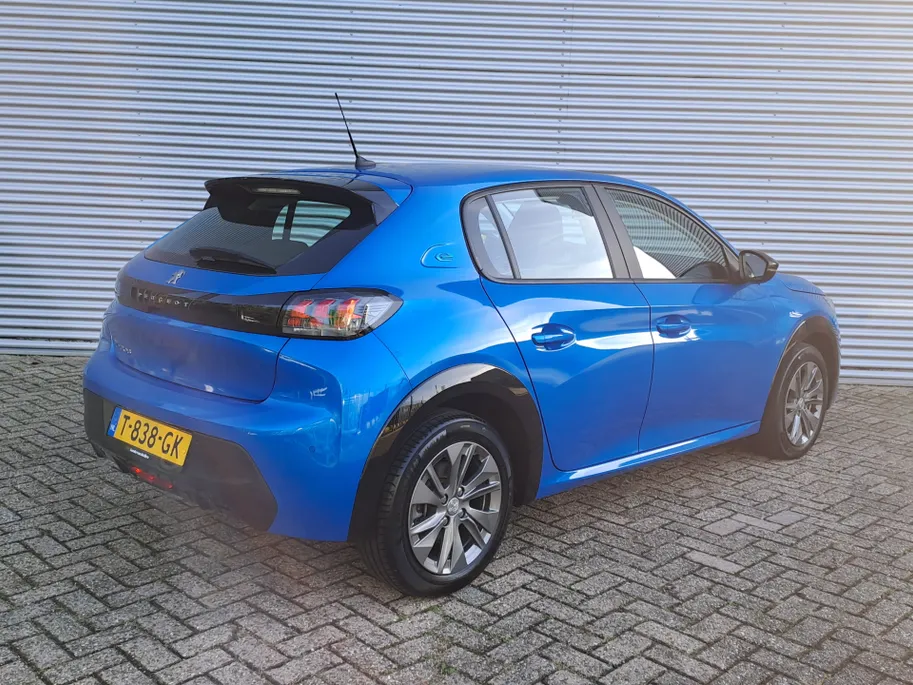Peugeot e-208 EV Active Pack 50 kWh | Cruise control | Navigatiesysteem | Keyless start | DAB | LM Velgen | 100% Elektrisch | SOH 95,6 %