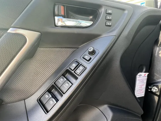 Subaru Forester 2.0 Premium Automaat | Trekhaak | All Season Banden | Elek. Schuif/Kantel Dak |17' LM Velgen | Navigatie