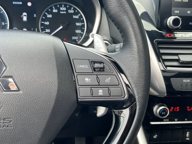 Mitsubishi Eclipse Cross 2.4 PHEV Instyle+ | Panoramadak | Trekhaak | All Seasons