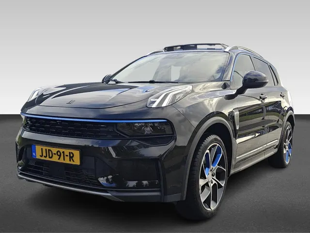 Lynk & Co 01