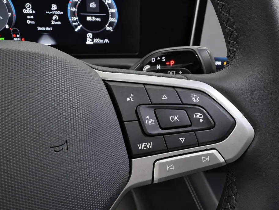Volkswagen Tiguan 1.5 eTSI 130pk DSG Life Edition · 360 Camera · Inklap. Trekhaak · Dodehoeksensor · Apple/Android Car Play · Parkeerassistent ·