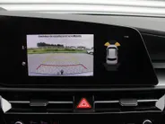 Kia Niro 1.6 GDi Hybrid DynamicPlusLine | Trekhaak | BTW Auto | Schuifdak | Stuur-/stoelverwarming | Cruise adapt. | Camera | Clima | Leer | HUD | LED | 16' LM |