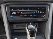 Volkswagen Tiguan 1.4 TSI 245pk DSG eHybrid R-Line Business+ · Panoramadak · Camera · Wegklapbare Trekhaak · Apple/Android Car Play · 20'' Inch · Dodehoeksensor · Stoelverwarming ·