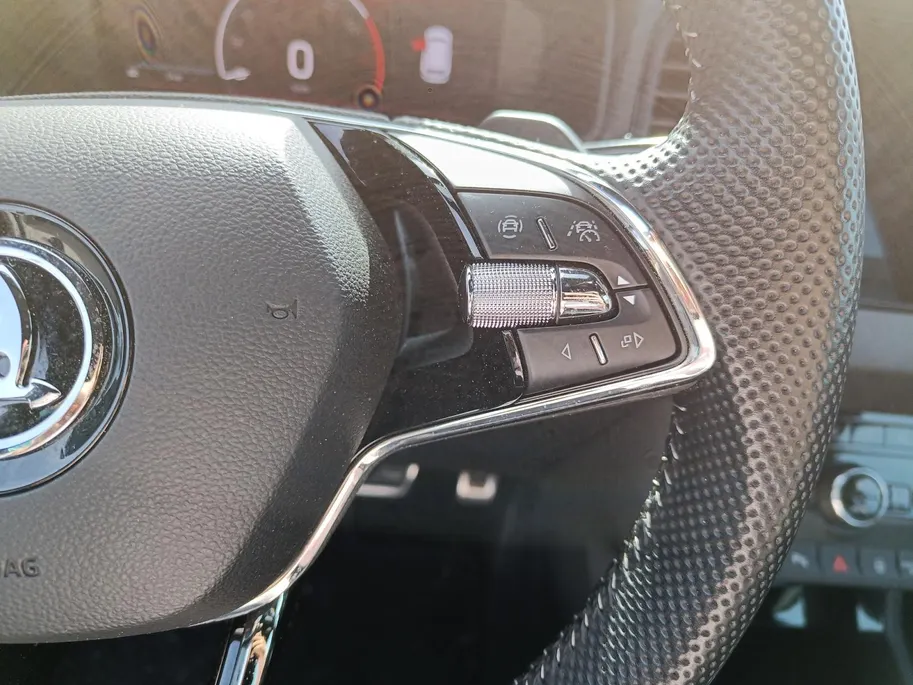 Škoda Karoq 1.5 TSI ACT Sportline Business | Apple Carplay/Android Auto | Elektrische achterklep | Airco (automatisch)