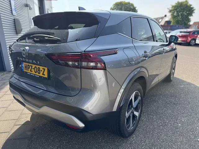 Nissan QASHQAI 1.3 MHEV Xtronic N-Connecta 1/2 leder