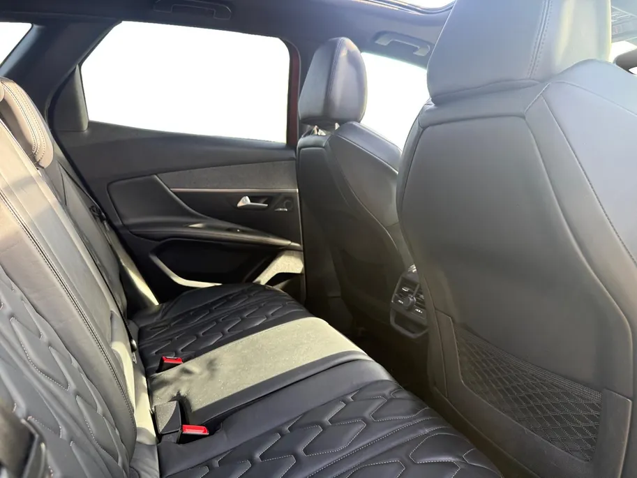 Peugeot 3008 1.2 PureTech GT Line | Trekhaak afneembaar | Navigatie | Stoelverwarming | 360 graden | Cruise Control | Android Auto/Apple Carplay | 12 maanden garantie!