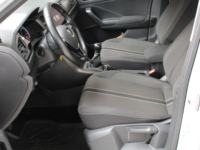 Volkswagen T-Roc 1.0 TSI Style | Airco | Navigatie | Trekhaak | PDC