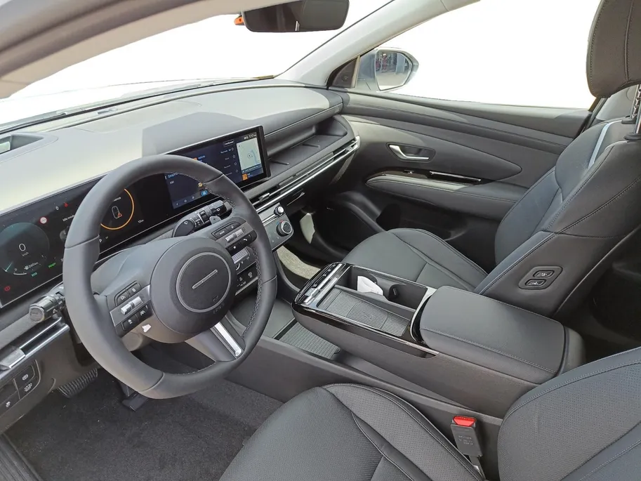 Hyundai Tucson 1.6 T-GDI HEV Premium | Zeeuw & Zeeuw Actie van € 52.895,- naar € 42.990,-