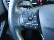 Ford Focus Wagon 1.0 EcoBoost ST Line Business | Stuur-/stoel-/voorruitverwarming | Camera | Clima | Draadloze telefoonlader | 17' LM | Navi |