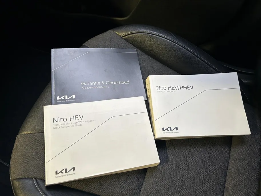 Kia Niro 1.6 GDi Hybrid DynamicLine | Apple Carplay / Android Auto | Navigatiesysteem | Licht + Regensensor | Parkeersensoren + Camera Achter | Climate Control | Cruise Control Adaptief | Rijstrooksensor + Correctie