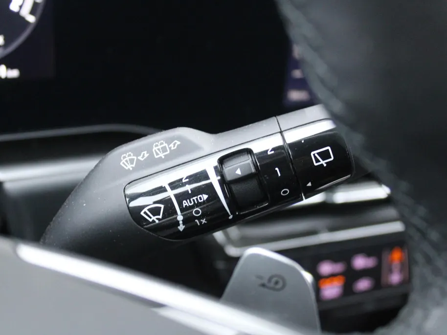 Kia Niro EV DynamicPlusLine 64.8 kWh | 17' LM | Schuif / Kantel dak | Navi | Cruise | Airco | Camera | 17% bijtelling |