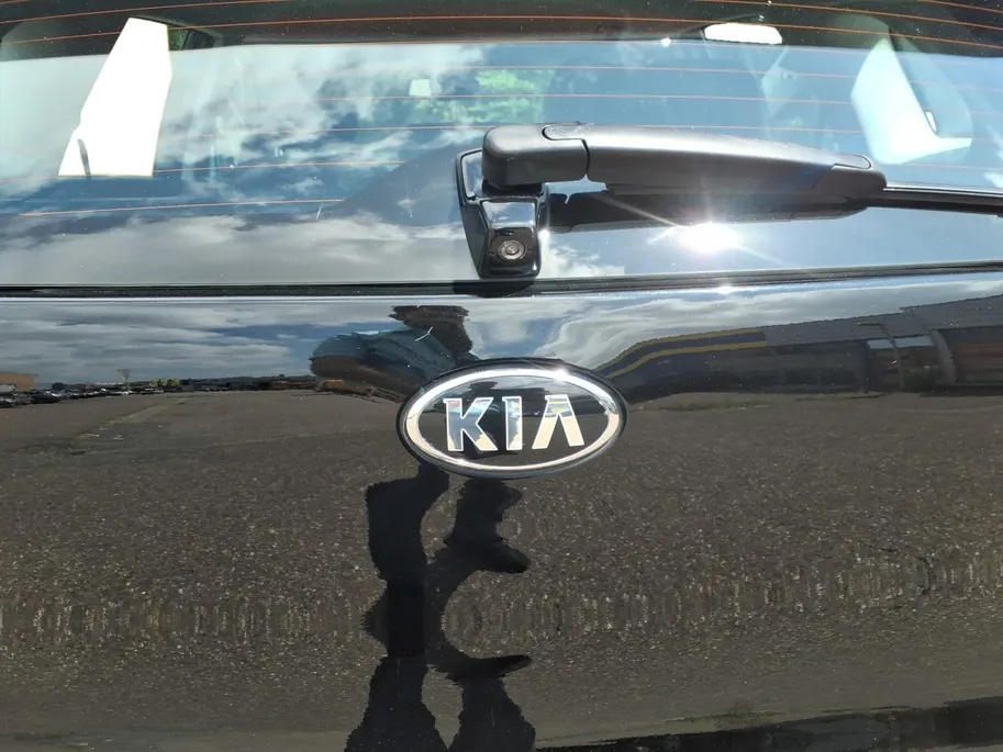 Kia Niro 1.6 GDi Hybrid First Edition achteruitrijcamera , navigatiesysteem full map , electronic climate controle , cruise , parkeersensor , lm velgen zwart .