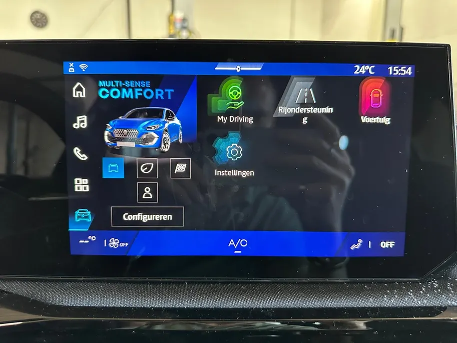 Renault Clio Techno | Camera | Climate Control﻿ | Draadloze oplader | 18 Inch velgen | Dode hoek Detectie | Sfeerverlichting, NU € 2.000,- VOORRAAD VOORDEEL *